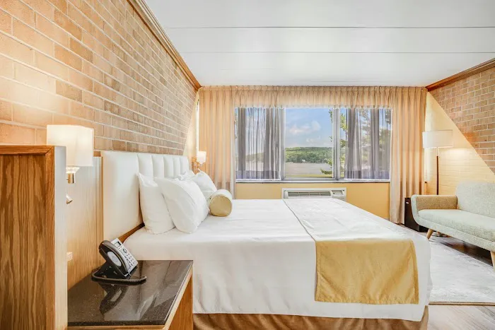 Split Rock Resort 4