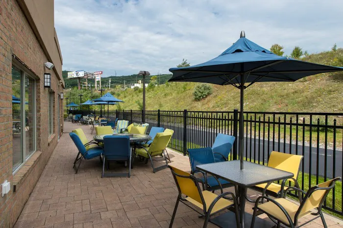 Holiday Inn Express & Suites Dickson City - Scranton by IHG 4