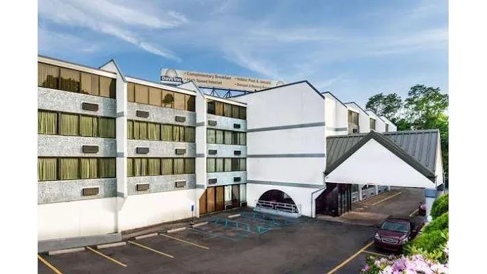 Days Inn by Wyndham Scranton PA 4