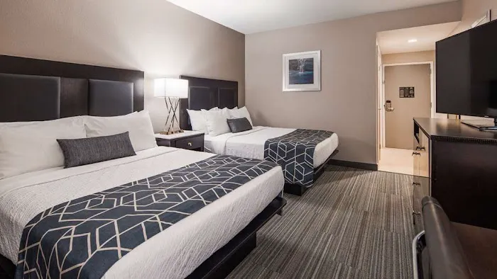 Best Western Plus Wilkes Barre-Scranton Airport Hotel 4