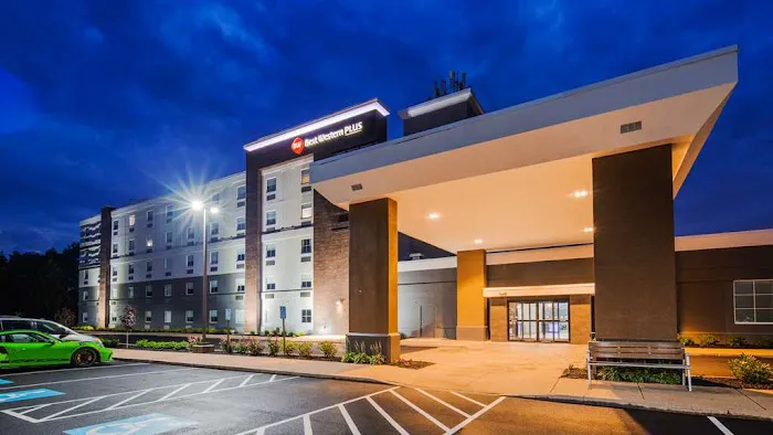Best Western Plus Wilkes Barre-Scranton Airport Hotel 4