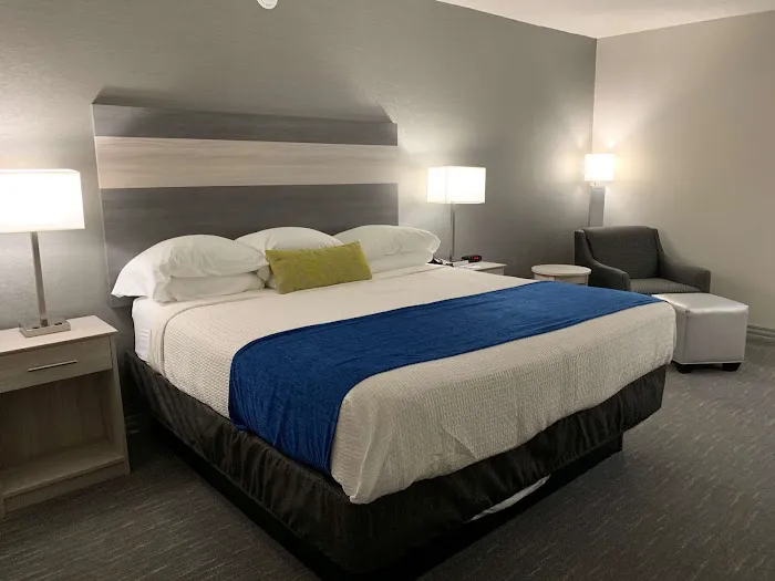 Best Western Plus Clarks Summit Scranton 4