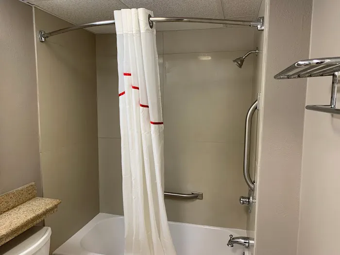 Red Roof Inn & Suites Vineland - Buena 4