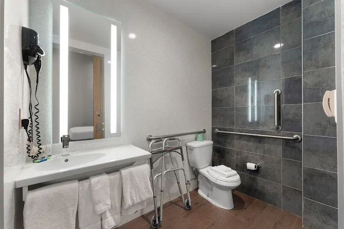Quality Inn - Center City 5
