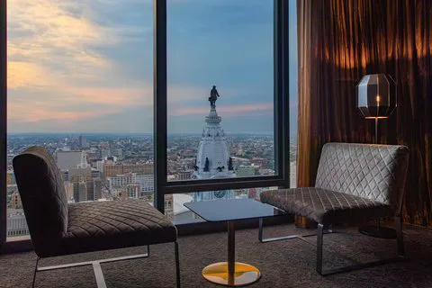 W Philadelphia 5