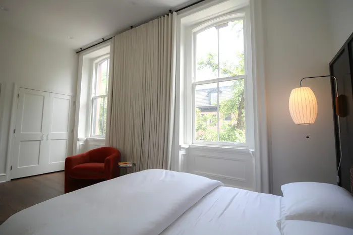 2000 Spruce Aparthotel 5