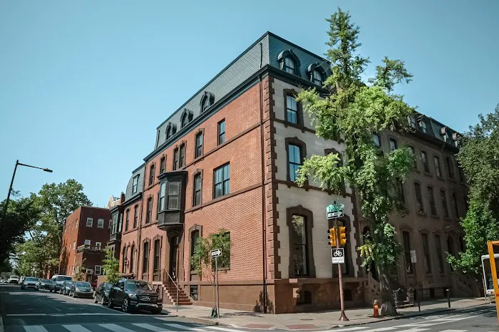 2000 Spruce Aparthotel 5
