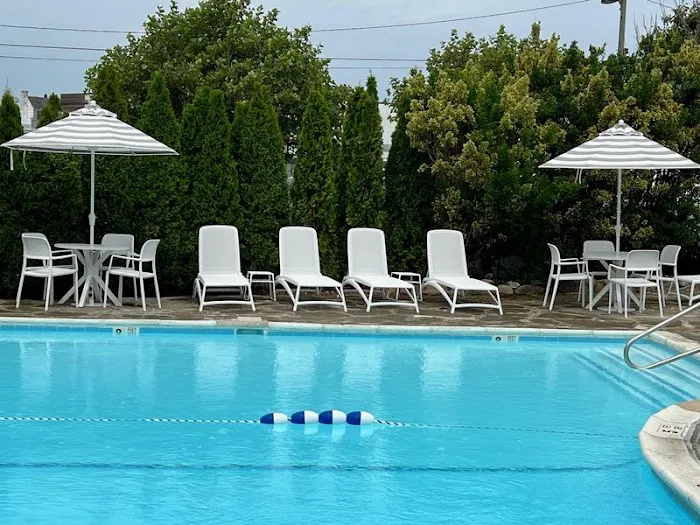 A Wave Inn Resort 4