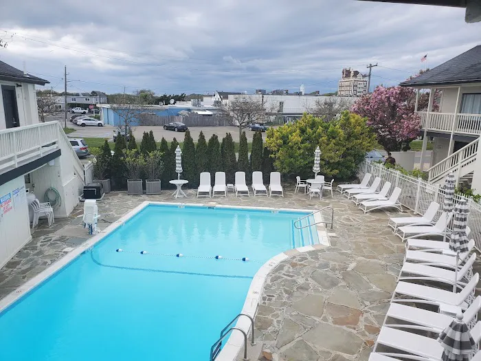 A Wave Inn Resort 4