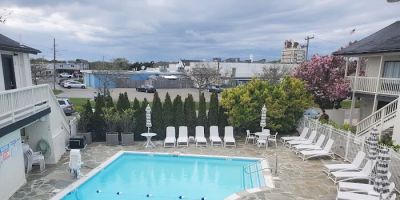A Wave Inn Resort