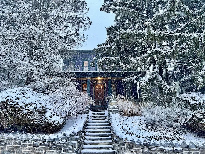 Amethyst Inn Bed & Breakfast 4