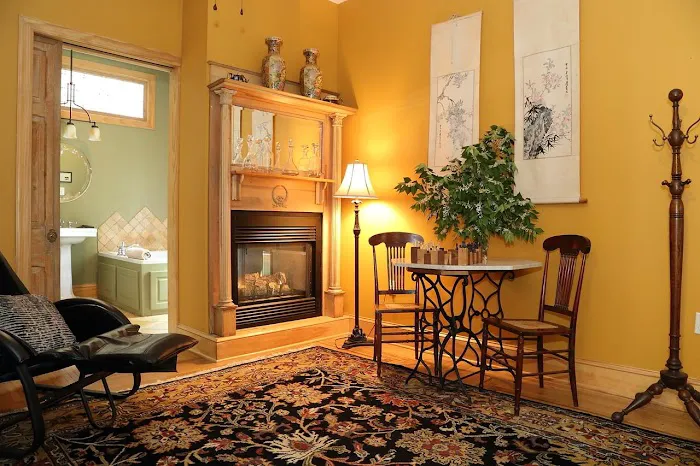 Amethyst Inn Bed & Breakfast 4