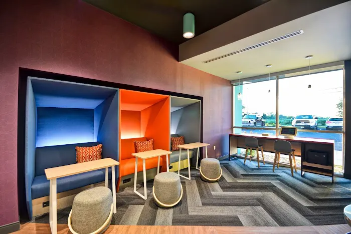 Tru by Hilton Denver 4
