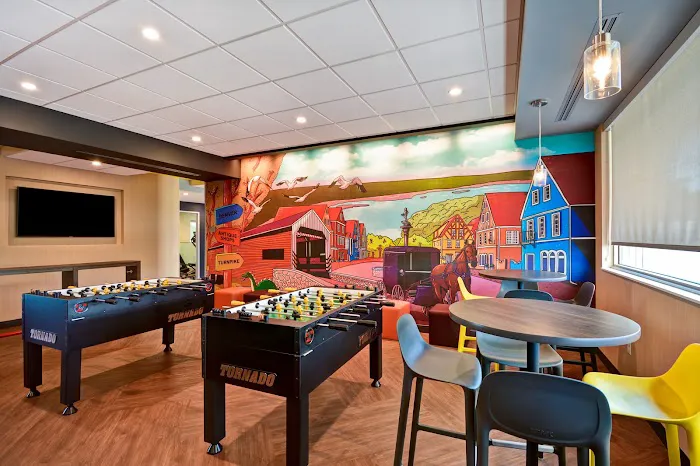 Tru by Hilton Denver 4