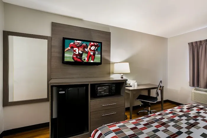 Red Roof Inn Denver 4