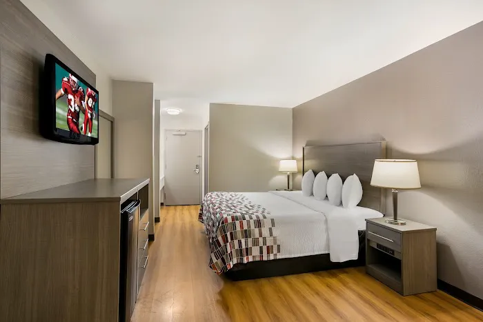 Red Roof Inn Denver 4