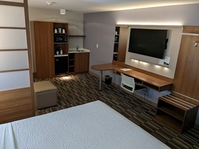 Microtel Inn & Suites by Wyndham Philadelphia Airport Ridley 4