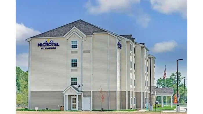 Microtel Inn & Suites by Wyndham Philadelphia Airport Ridley 4