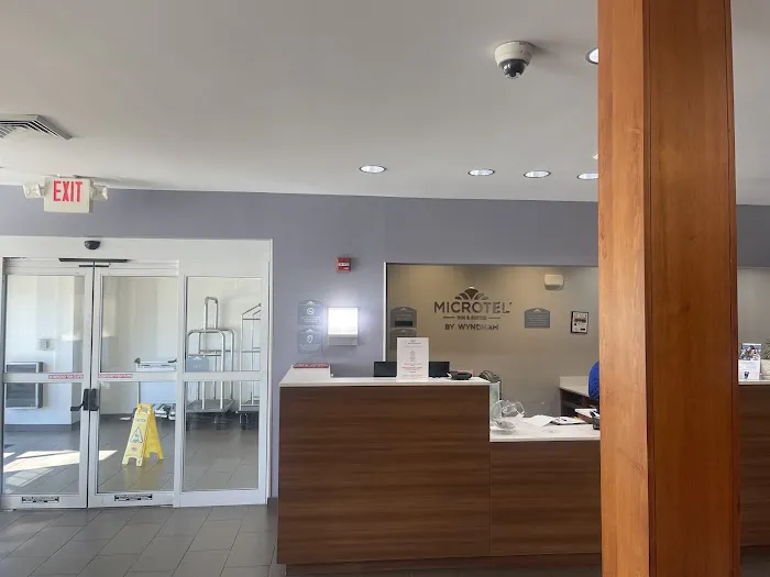 Microtel Inn & Suites by Wyndham Philadelphia Airport Ridley 4