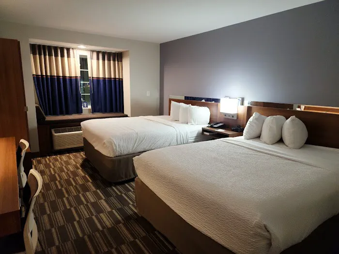 Microtel Inn & Suites by Wyndham Philadelphia Airport Ridley 4