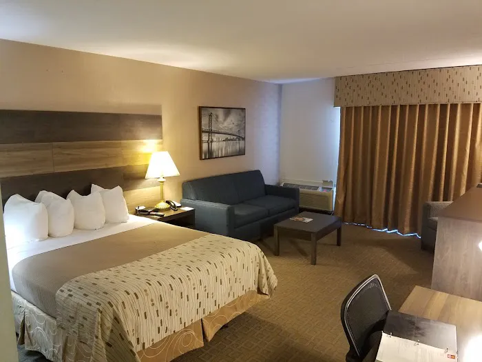 Clarion Hotel Philadelphia International Airport 4