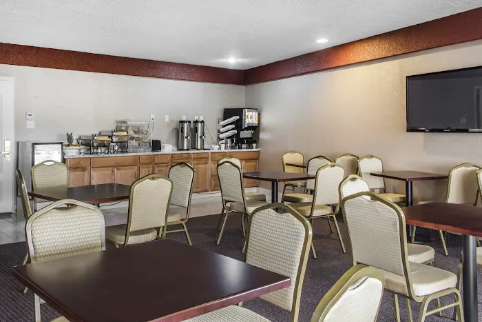 Clarion Hotel Philadelphia International Airport 4