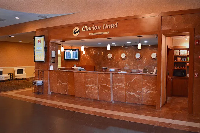 Clarion Hotel Philadelphia International Airport 4