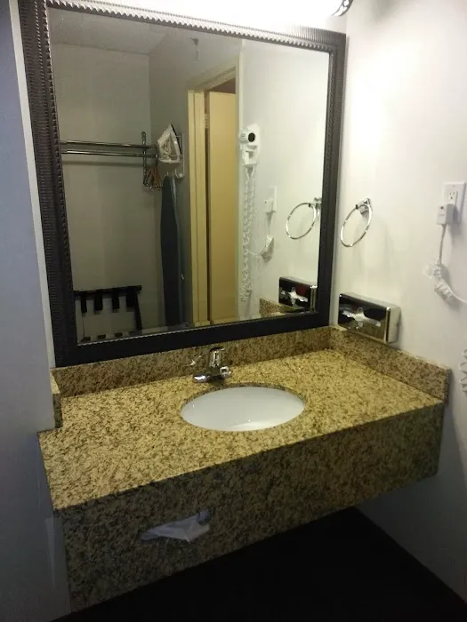 Clarion Hotel Philadelphia International Airport 4