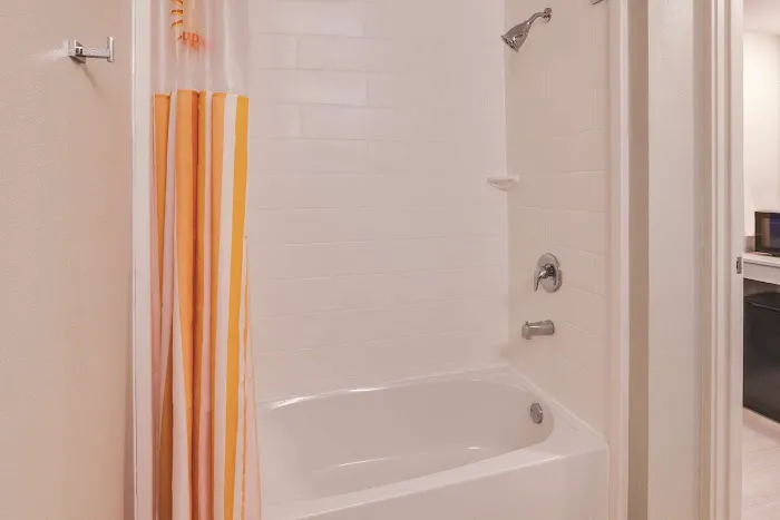 La Quinta Inn & Suites by Wyndham Philadelphia Airport 4