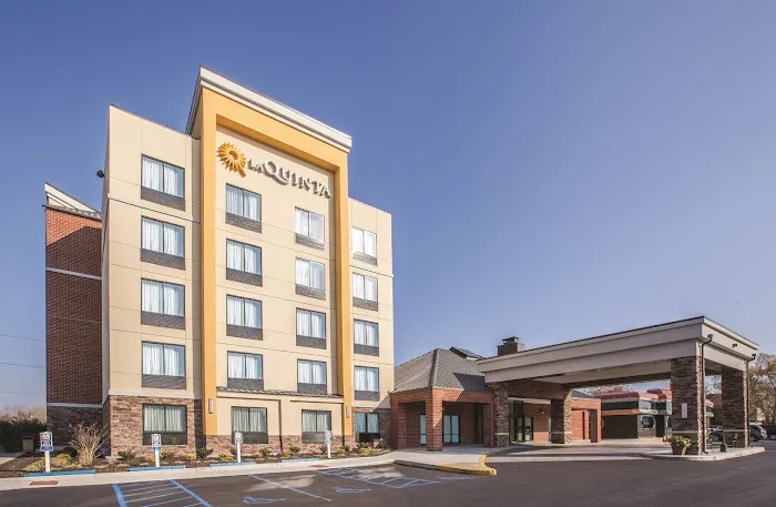 La Quinta Inn & Suites by Wyndham Philadelphia Airport 4