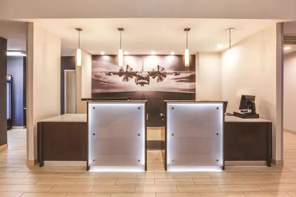 La Quinta Inn & Suites by Wyndham Philadelphia Airport 4