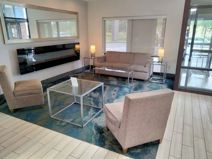La Quinta Inn & Suites by Wyndham Philadelphia Airport 4