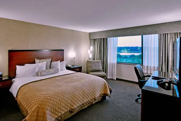 Wyndham Garden Philadelphia Airport 4