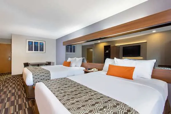 Microtel Inn & Suites by Wyndham Philadelphia Airport 5