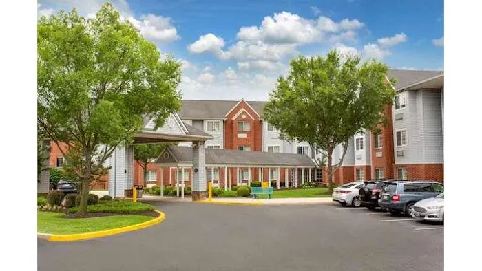 Microtel Inn & Suites by Wyndham Philadelphia Airport 5