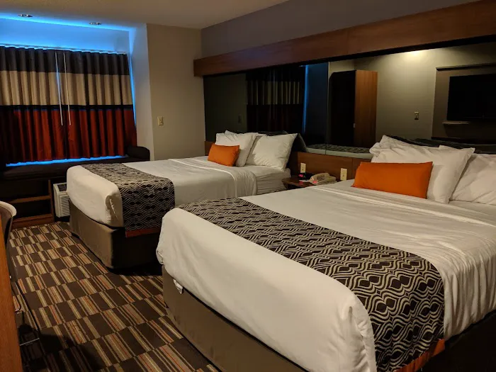 Microtel Inn & Suites by Wyndham Philadelphia Airport 5