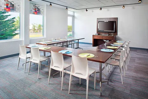 Aloft Philadelphia Airport 5