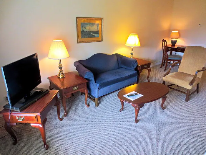 The Thompson House 4