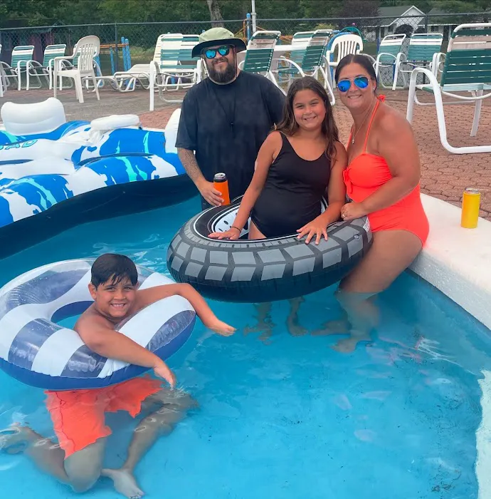 Wolff's Maple Breeze Resort 4