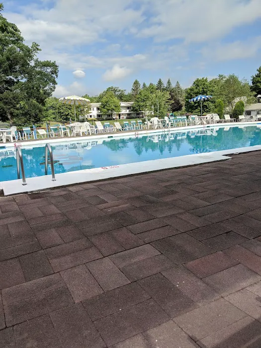 Wolff's Maple Breeze Resort 4