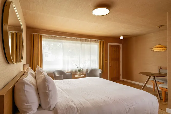 Camptown Hotel 4