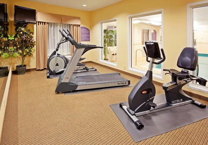 Holiday Inn Express & Suites Binghamton University-Vestal by IHG 4