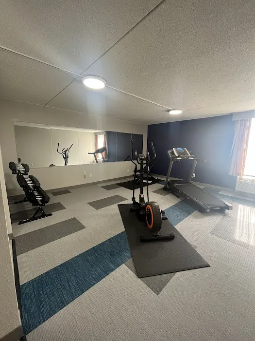 Comfort Inn & Suites 4