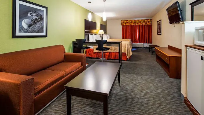 Best Western Cooperstown Inn & Suites 4