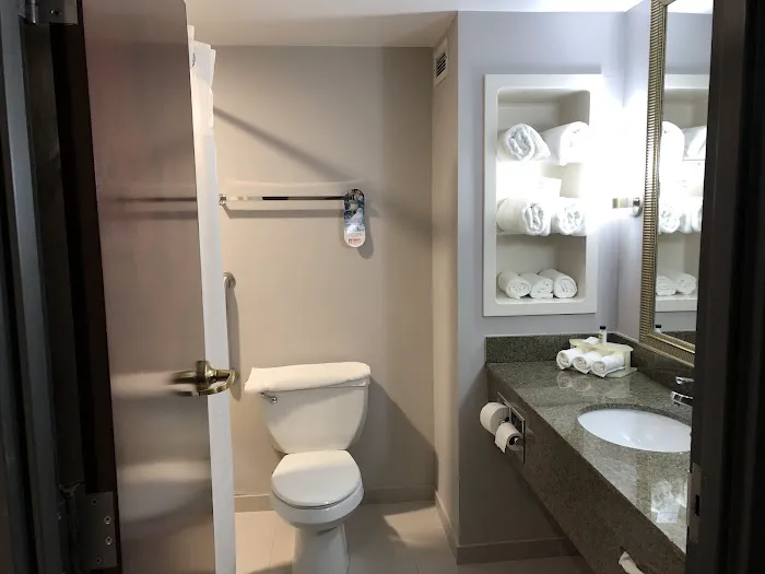 Holiday Inn Express & Suites Cooperstown 4