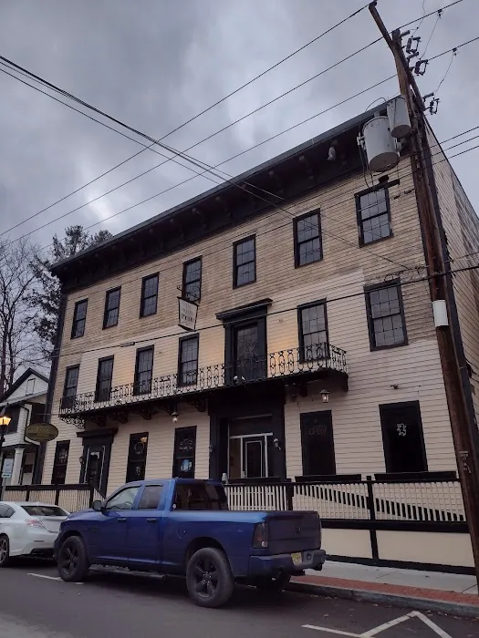 The New Hotel Pratt 4