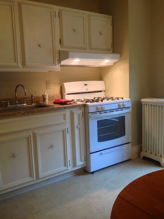 Glen Avenue Suites 4
