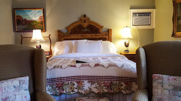 The White House Inn 4