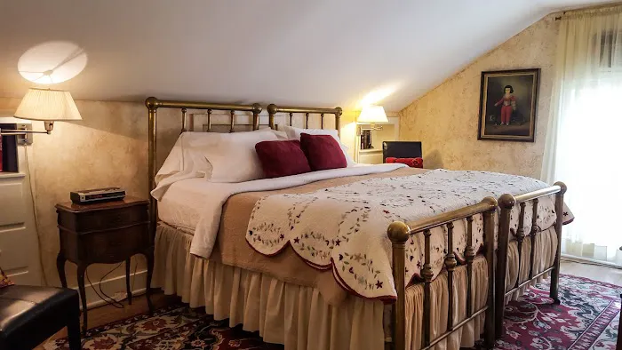 The White House Inn 4