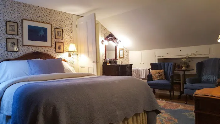 The White House Inn 4
